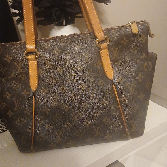 Totally - Picture 7 of 12